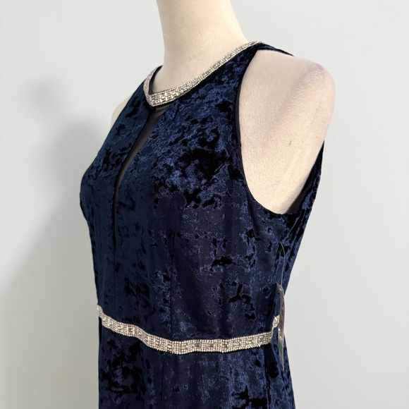 R&M Richards Long Ice Velvet Dress W/Elegant Neck Waist Detail & Slit Size 8 - Picture 5 of 14